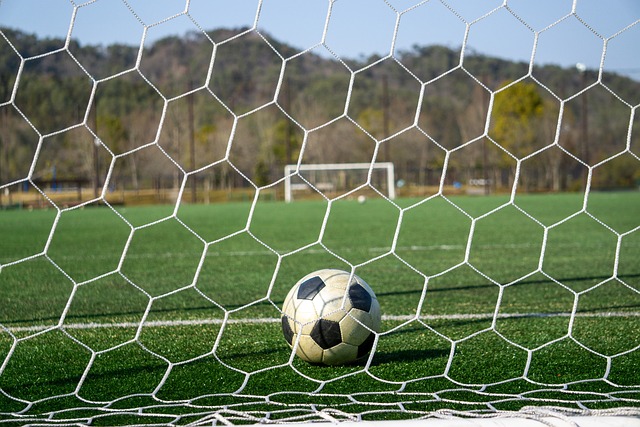 萨拉赫利物浦生涯对阵10支球队进球上双，成队史第二人